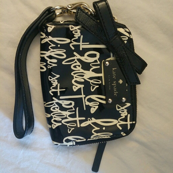 kate spade Handbags - Kate Spade wristlet kate spade Handbags - Kate Spade wristlet